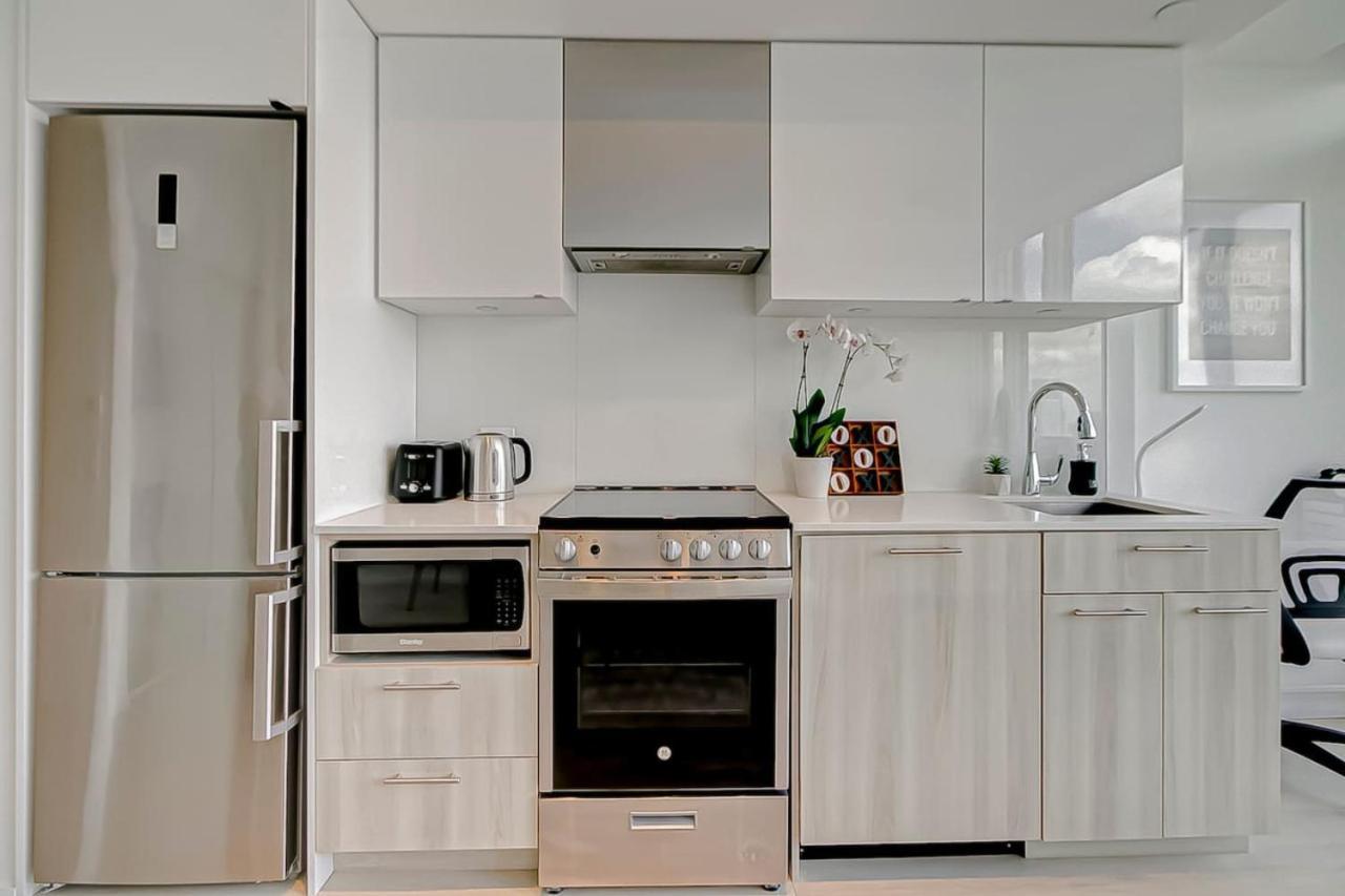 The Cityscape By Instant Suites - Penthouse Unit Торонто Екстер'єр фото