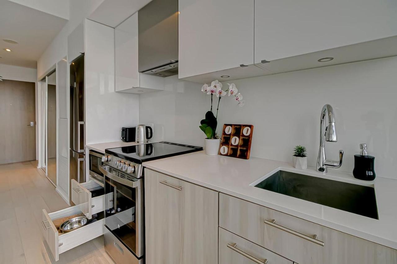 The Cityscape By Instant Suites - Penthouse Unit Торонто Екстер'єр фото