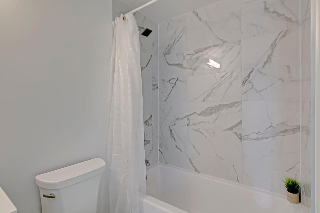 The Cityscape By Instant Suites - Penthouse Unit Торонто Екстер'єр фото