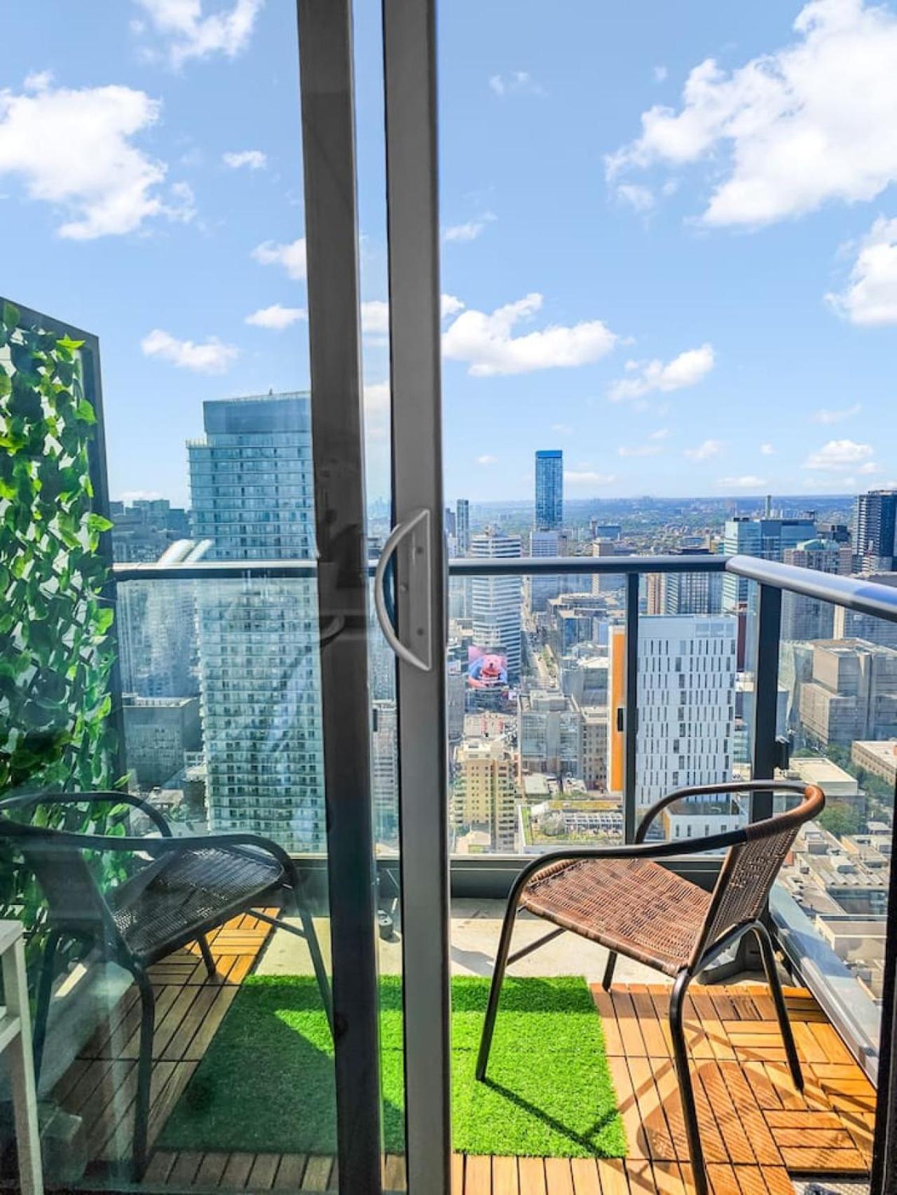 The Cityscape By Instant Suites - Penthouse Unit Торонто Екстер'єр фото